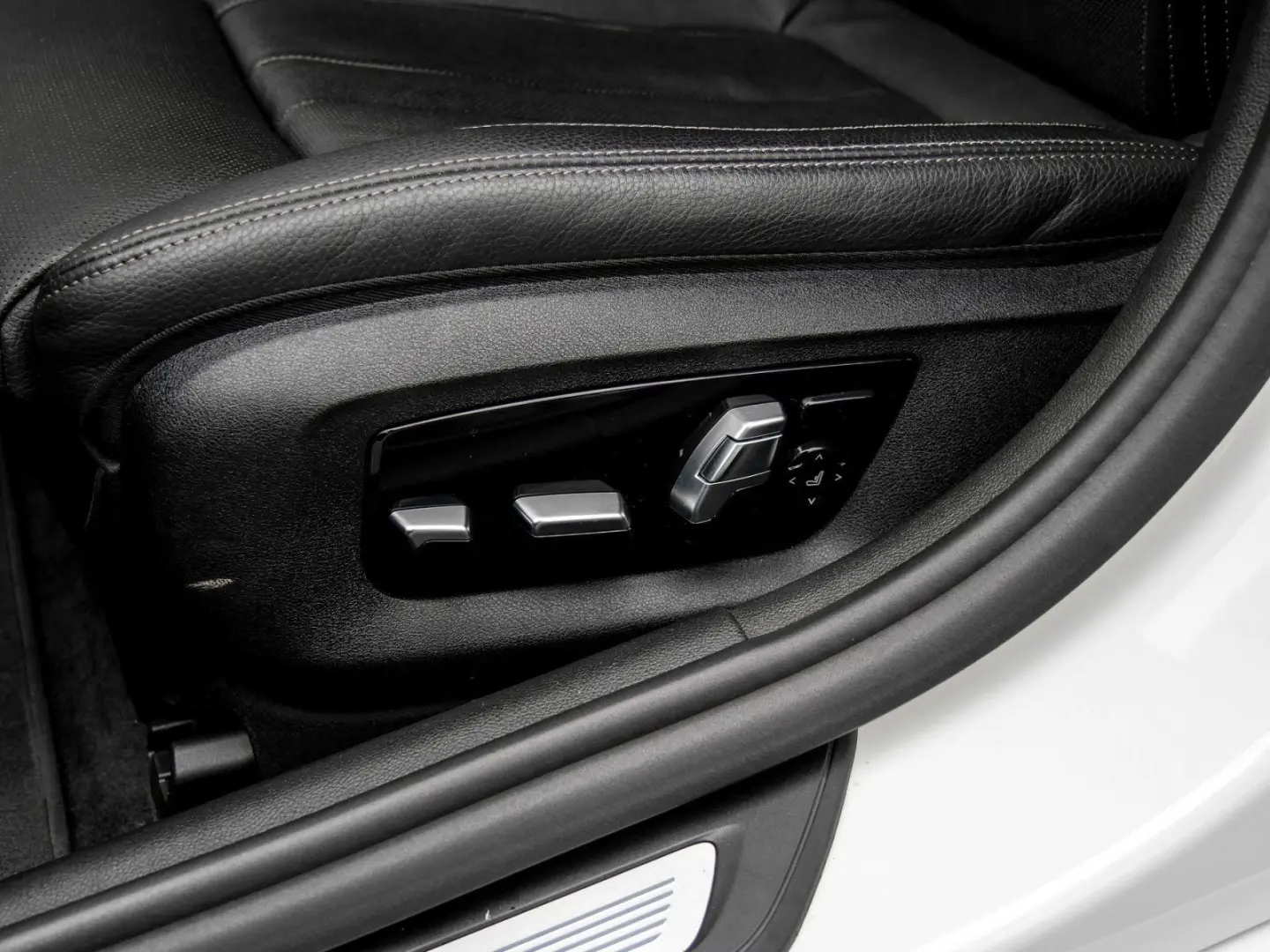 BMW 545e xDrive M SPORT AHK HuD DA PROF 360  HiFi