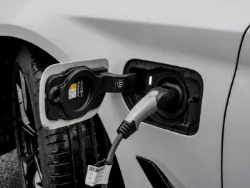 BMW 545e xDrive M SPORT AHK HuD DA PROF 360  HiFi