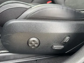 GLC 300 d 4M AMG NIGHT AHK PANO DISTR LED FLA WS