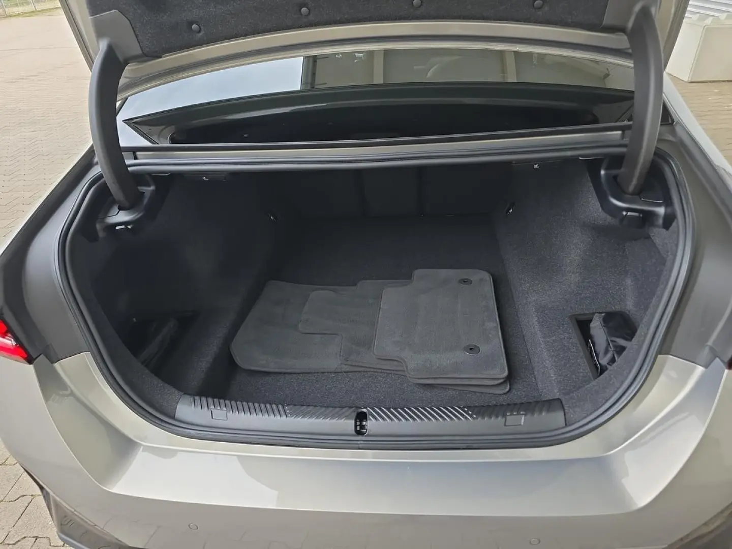 BMW 520 d xDr. M-Sport Standhzg. Head-Up Sitzbelüft