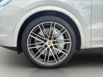 Porsche Cayenne Turbo Matrix HUD 360 BOSE Pano ACC