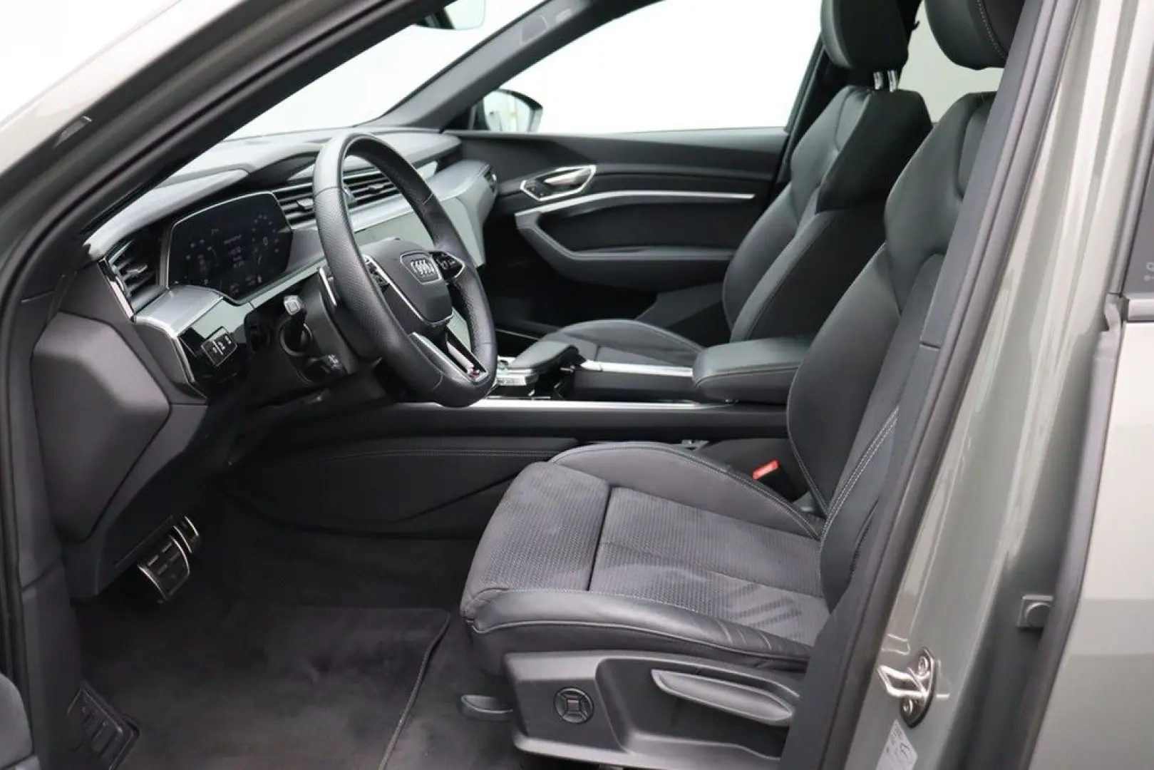 Audi Q8 Sportback e-tron 50 quattro S line LED Navi