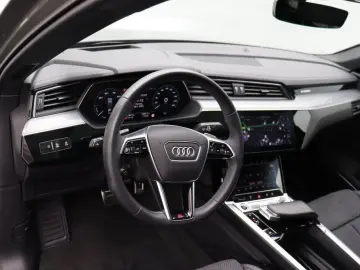 Audi Q8 Sportback e-tron 50 quattro S line LED Navi