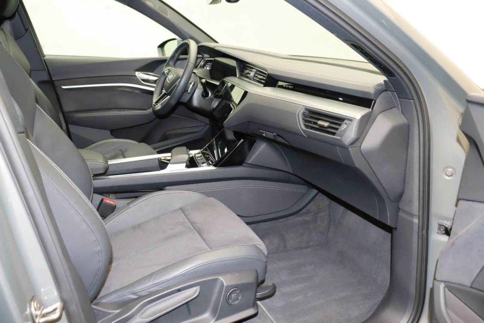 Audi Q8 Sportback e-tron 50 quattro S line LED Navi