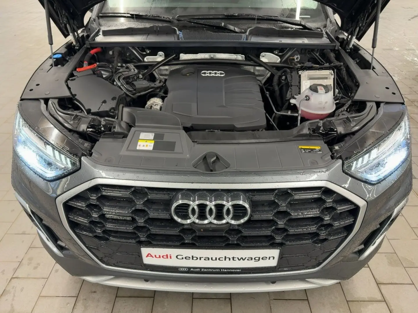 Q5 40 TDI S line quattro Matrix AHK Navi 360