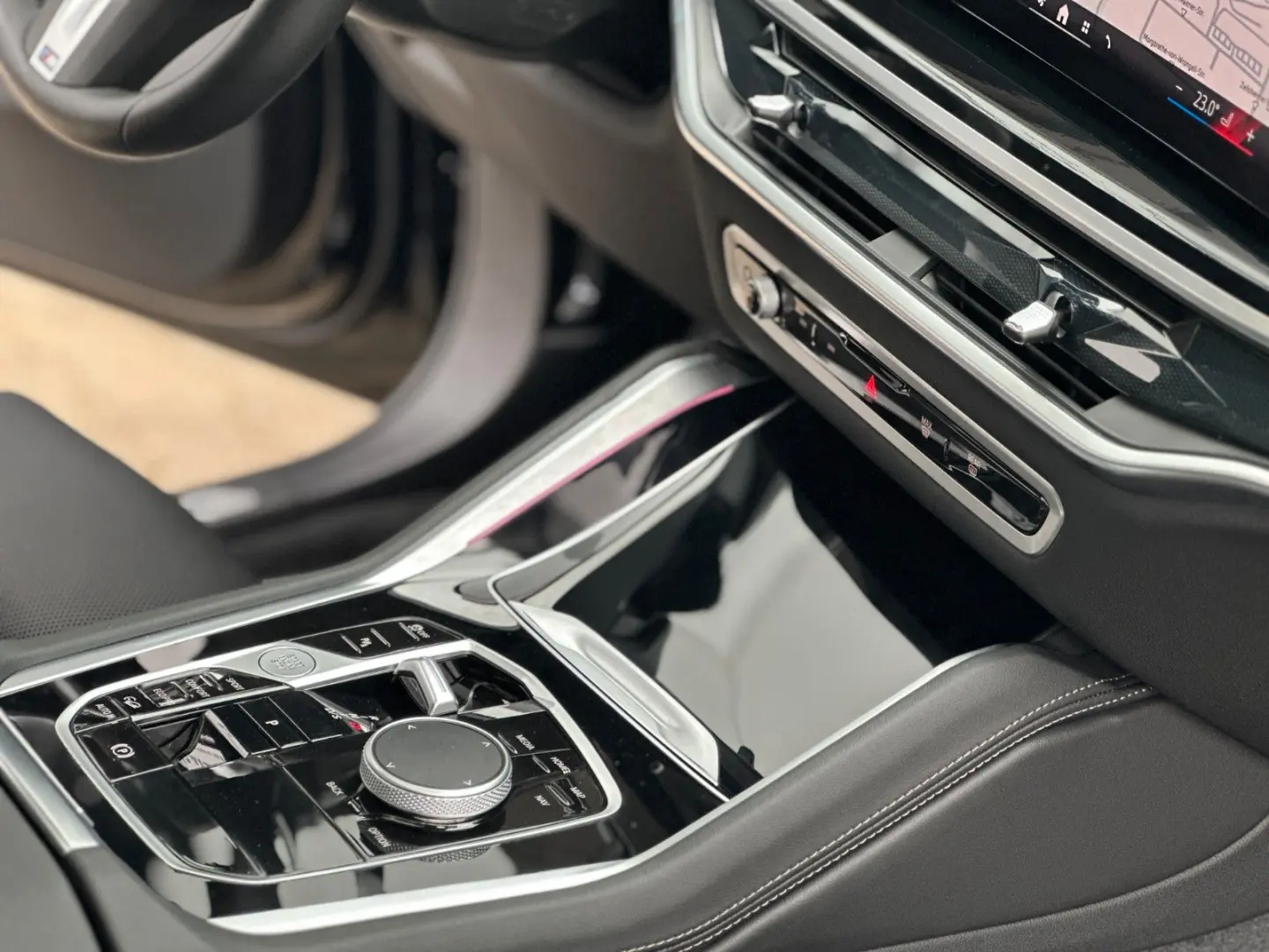 X6 30 d xDrive M Sport HK Pano HuD 22  Softclose