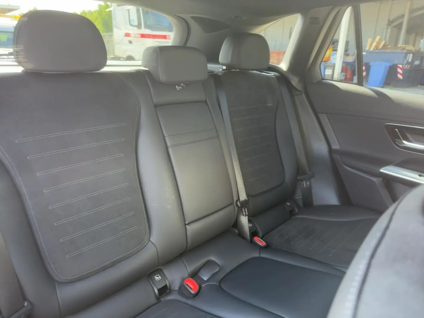 GLC 220 d 4M AMG Line S-Dach TWA Night Pano