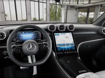 Mercedes-Benz GLC 200 4M AMG  PANO 360  AHK