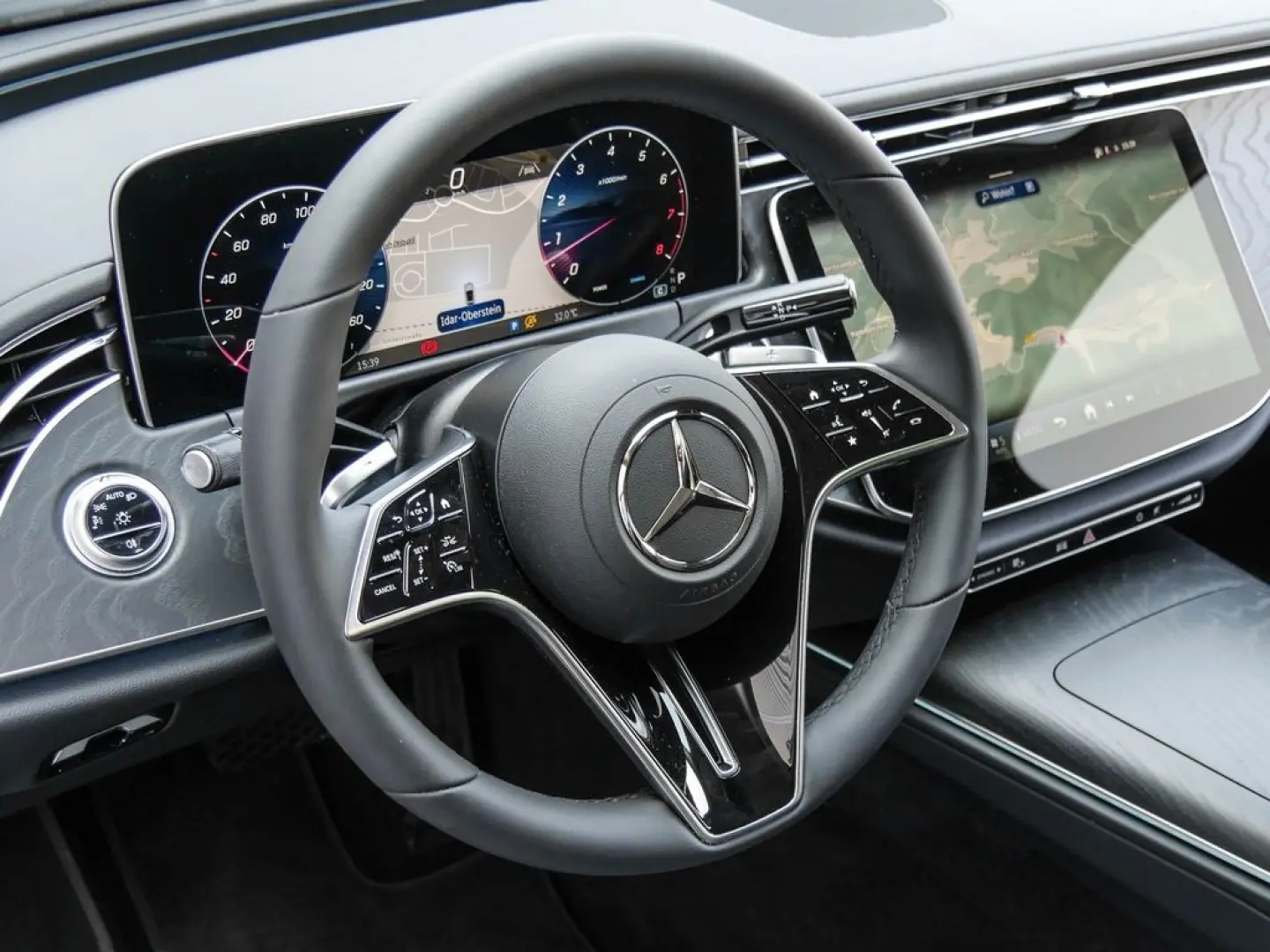 E 200 Limousine  Avantgarde DISTR NAVI KEYL LED