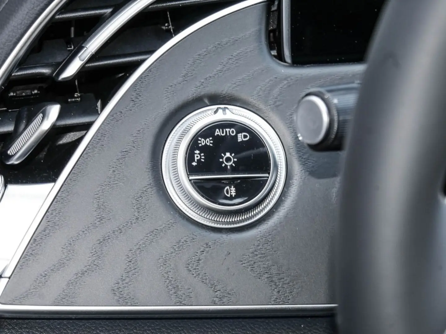 E 200 Limousine  Avantgarde DISTR NAVI KEYL LED