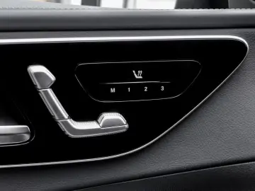 Mercedes-Benz GLC 200 4M Coupé AMG-Sport Pano AHK