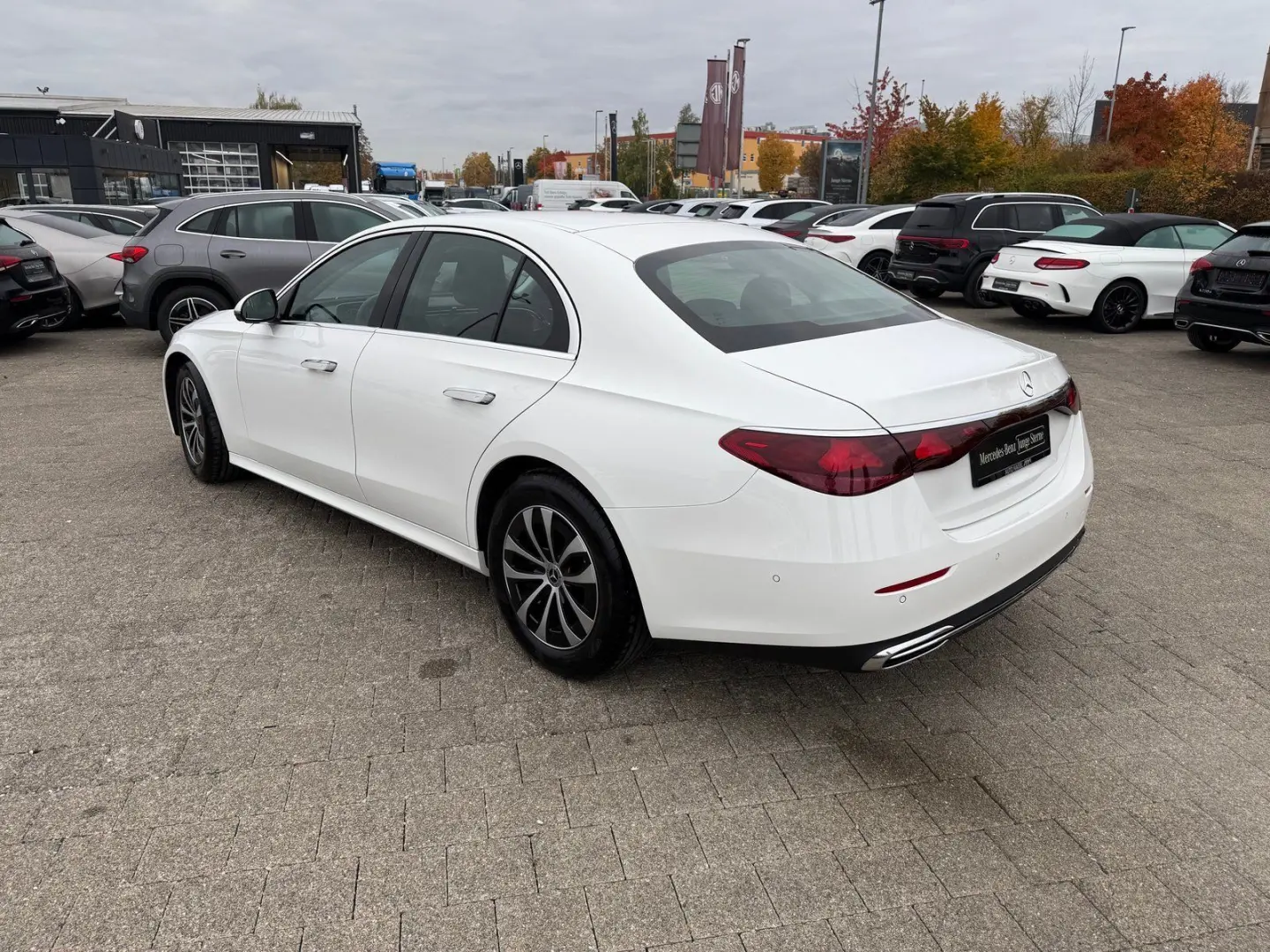 E 200 Avantgarde Advan  AHK Digital DISTR 360