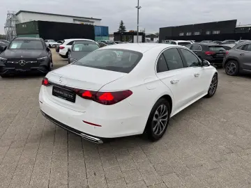 E 200 Avantgarde Advan  AHK Digital DISTR 360