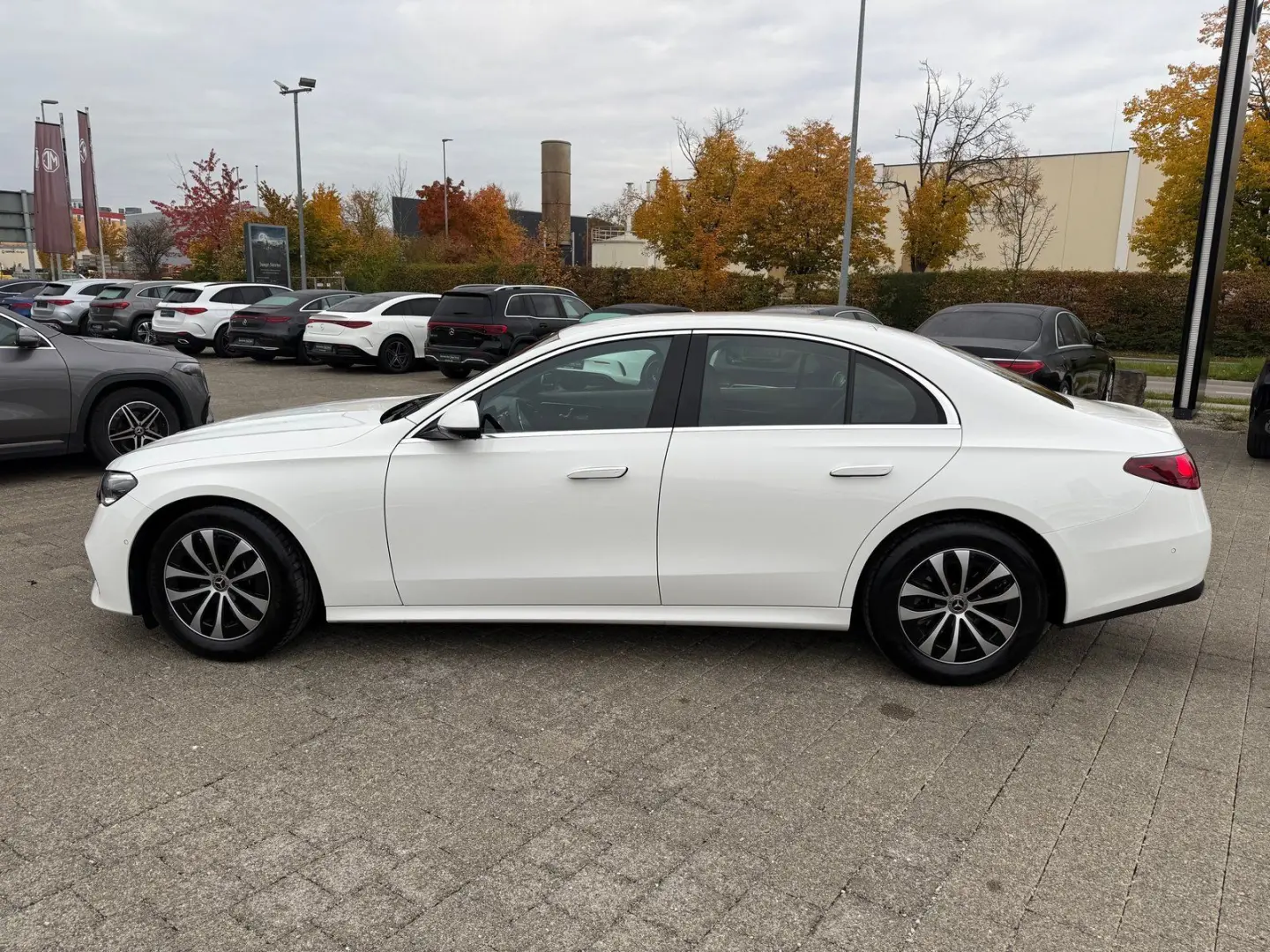 E 200 Avantgarde Advan  AHK Digital DISTR 360