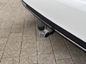 E 200 Avantgarde Advan  AHK Digital DISTR 360