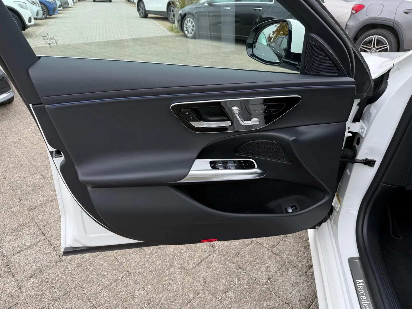 E 200 Avantgarde Advan  AHK Digital DISTR 360