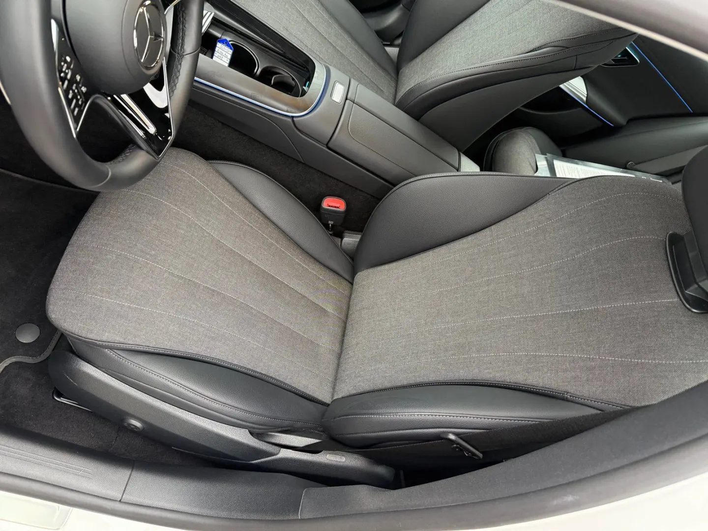 E 200 Avantgarde Advan  AHK Digital DISTR 360