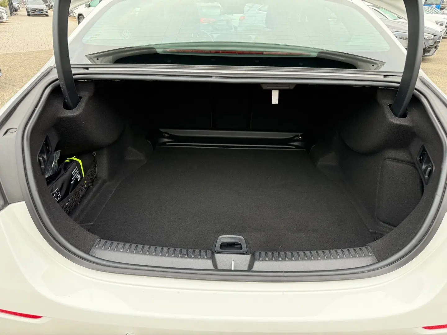 E 200 Avantgarde Advan  AHK Digital DISTR 360