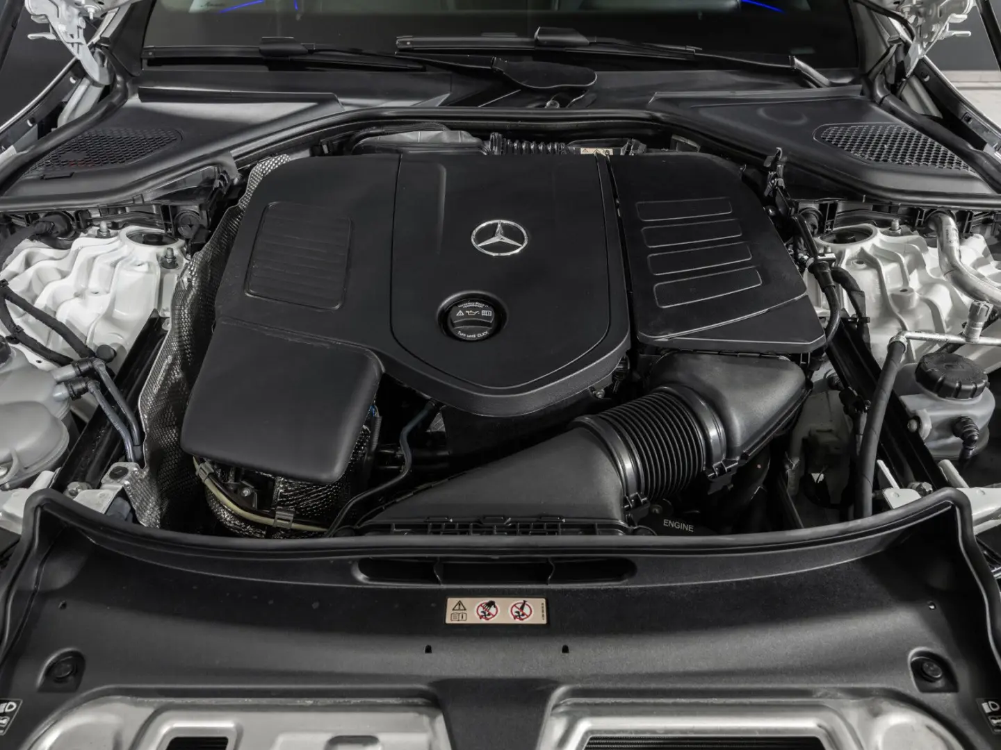 E 200 AMG DIG.LIGHT  Distronic  360   Memory SHZ