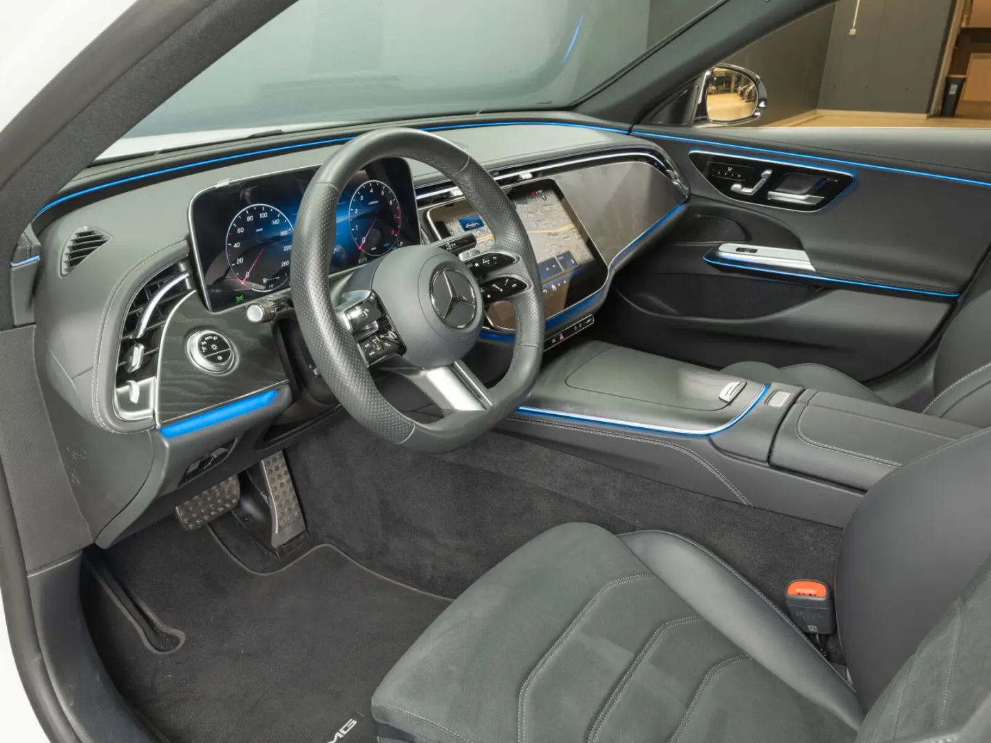 E 200 AMG DIG.LIGHT  Distronic  360   Memory SHZ