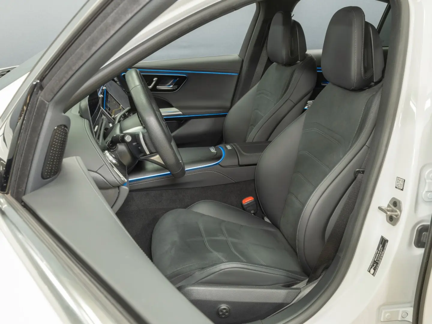 E 200 AMG DIG.LIGHT  Distronic  360   Memory SHZ