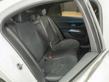 E 200 AMG DIG.LIGHT  Distronic  360   Memory SHZ