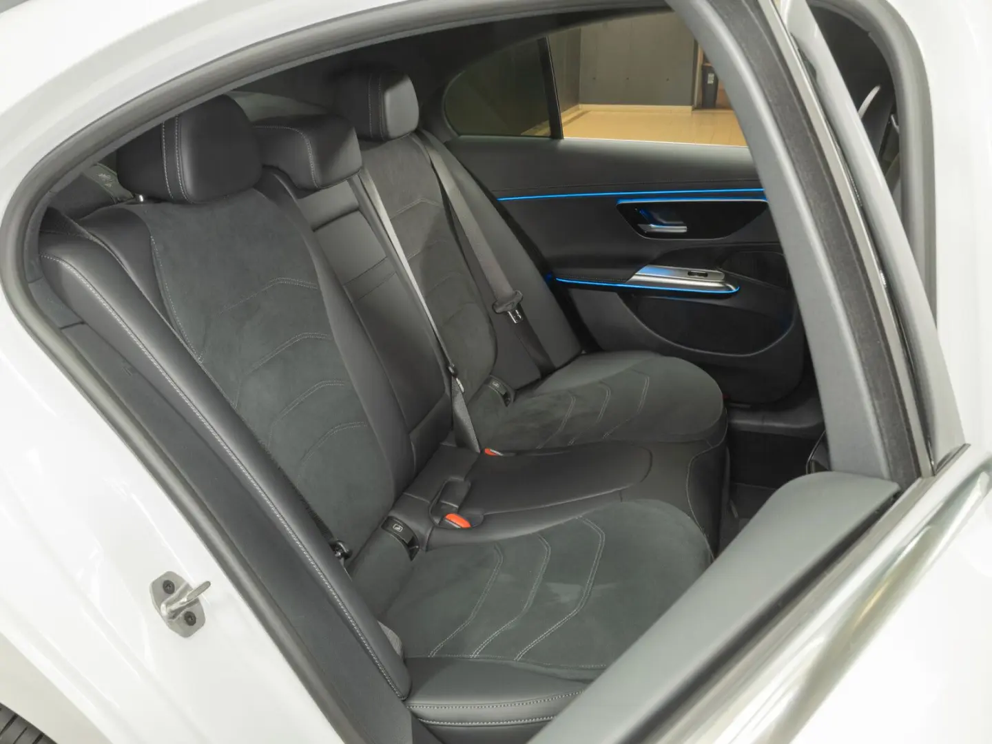 E 200 AMG DIG.LIGHT  Distronic  360   Memory SHZ