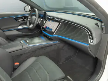 E 200 AMG DIG.LIGHT  Distronic  360   Memory SHZ