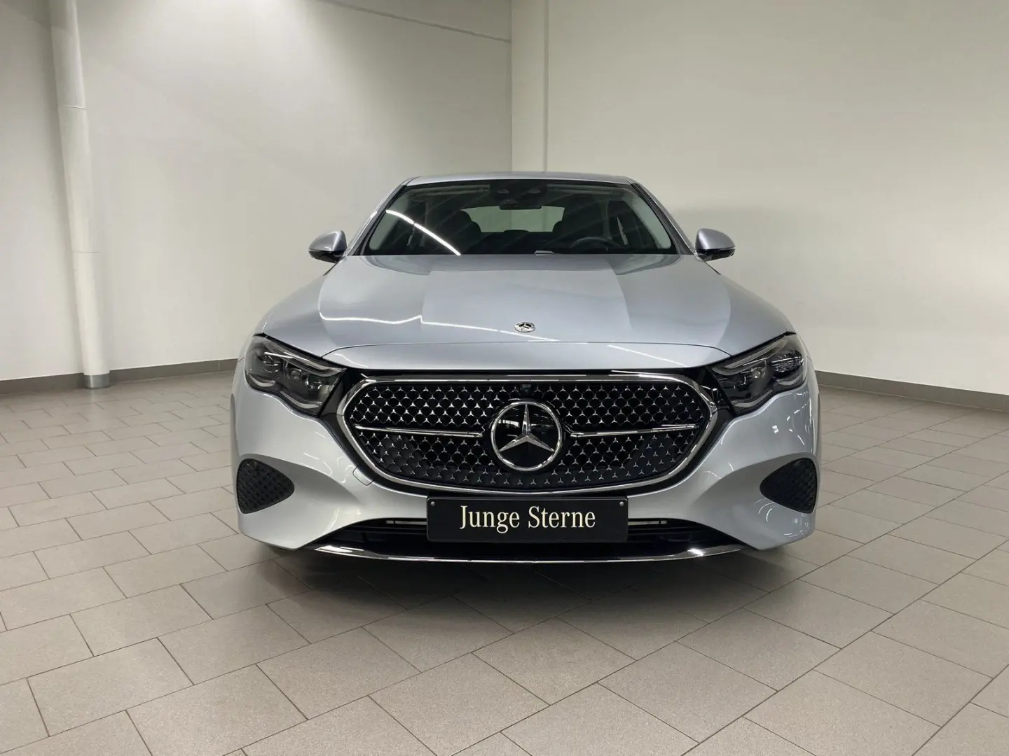 E 220 d AVA DISTR AHK KEY MEMO DIGITAL LIGHT 360