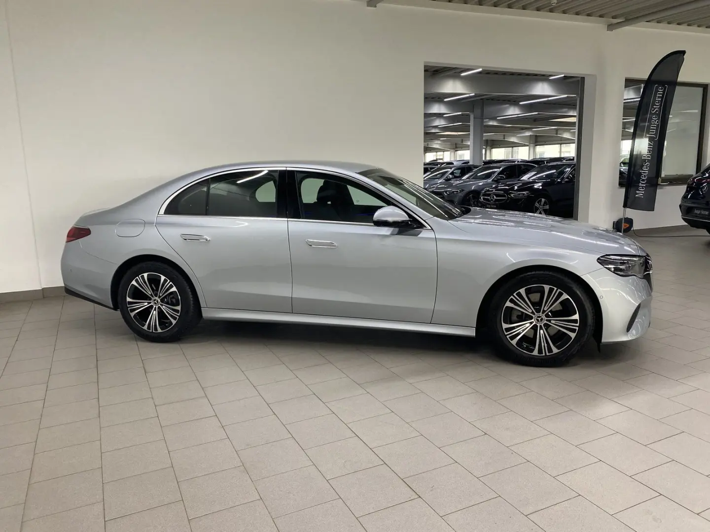 E 220 d AVA DISTR AHK KEY MEMO DIGITAL LIGHT 360