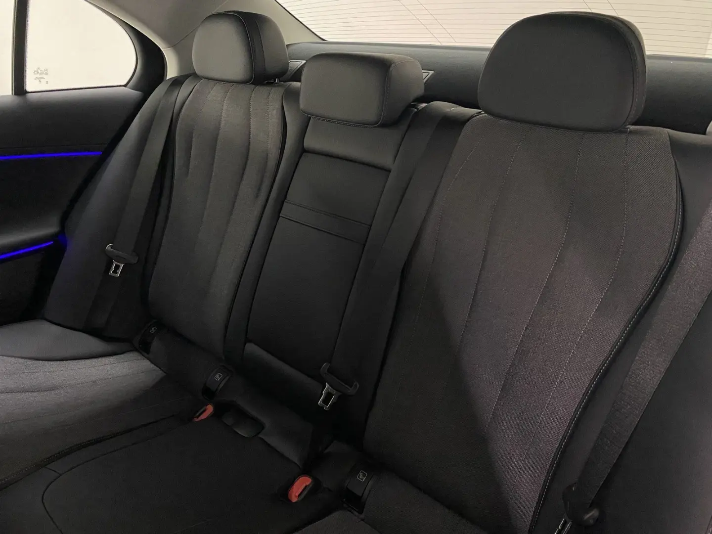 E 220 d AVA DISTR AHK KEY MEMO DIGITAL LIGHT 360