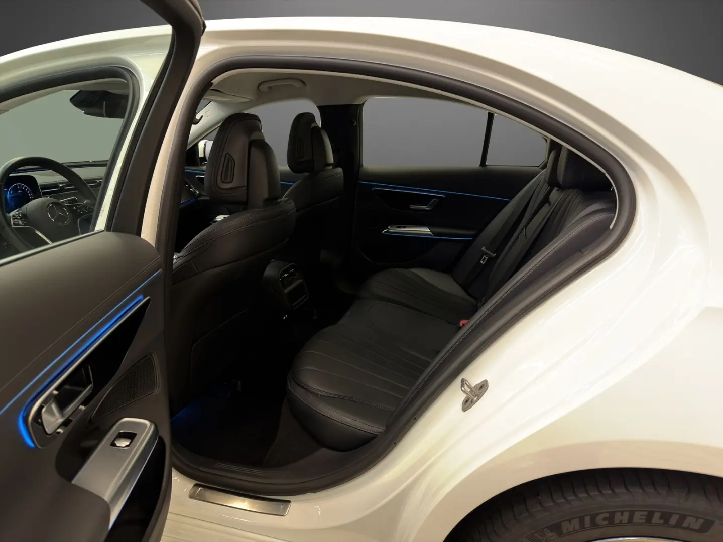 E 300 e Avantgarde-Plus Head-UP AHK FA-Paket