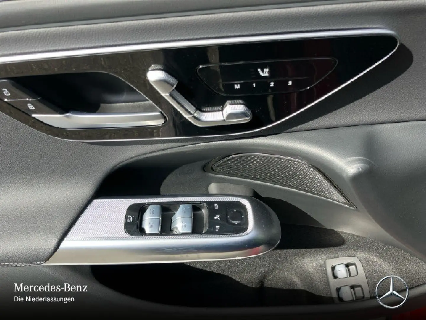 E 300 e AMG Adv.  NIGHT 20  360  DISTR DIGI