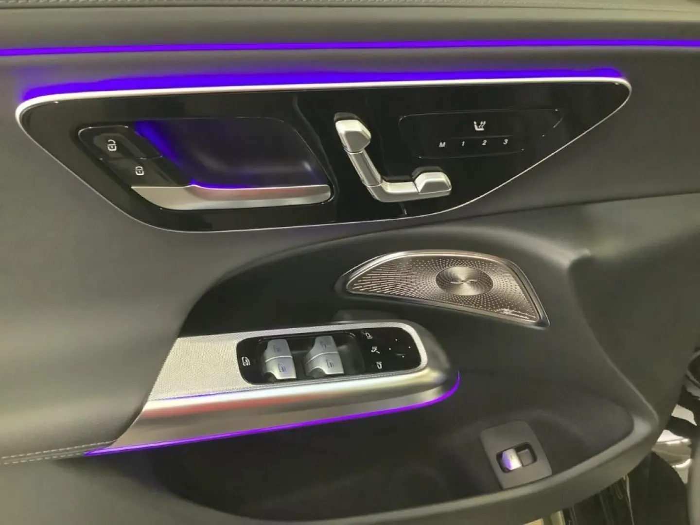 E 200 AMG Night Digital Superscreen Burmester 360