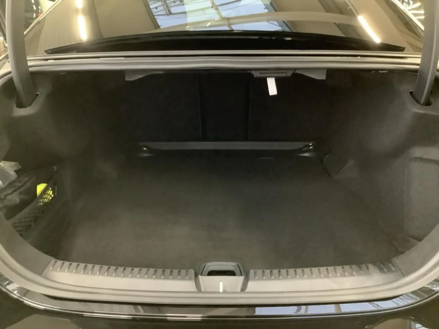 E 200 AMG Night Digital Superscreen Burmester 360