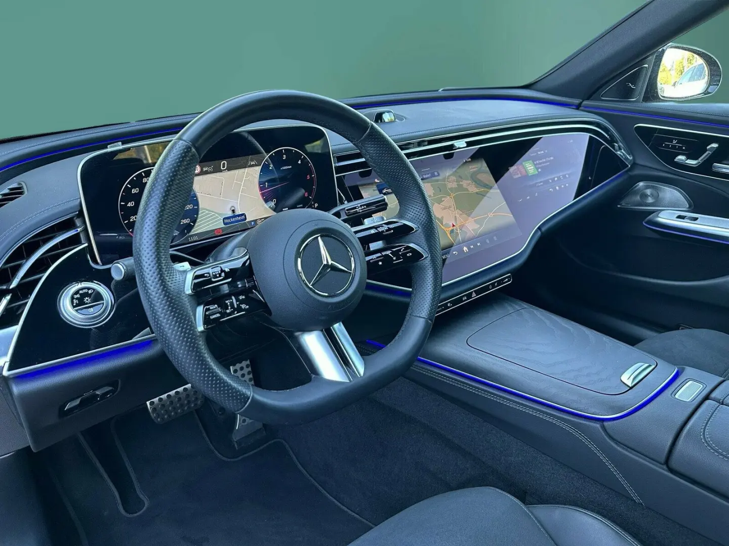 E 220 d AMG NIGHT SUPERSCREEN DISTRO BURME 360