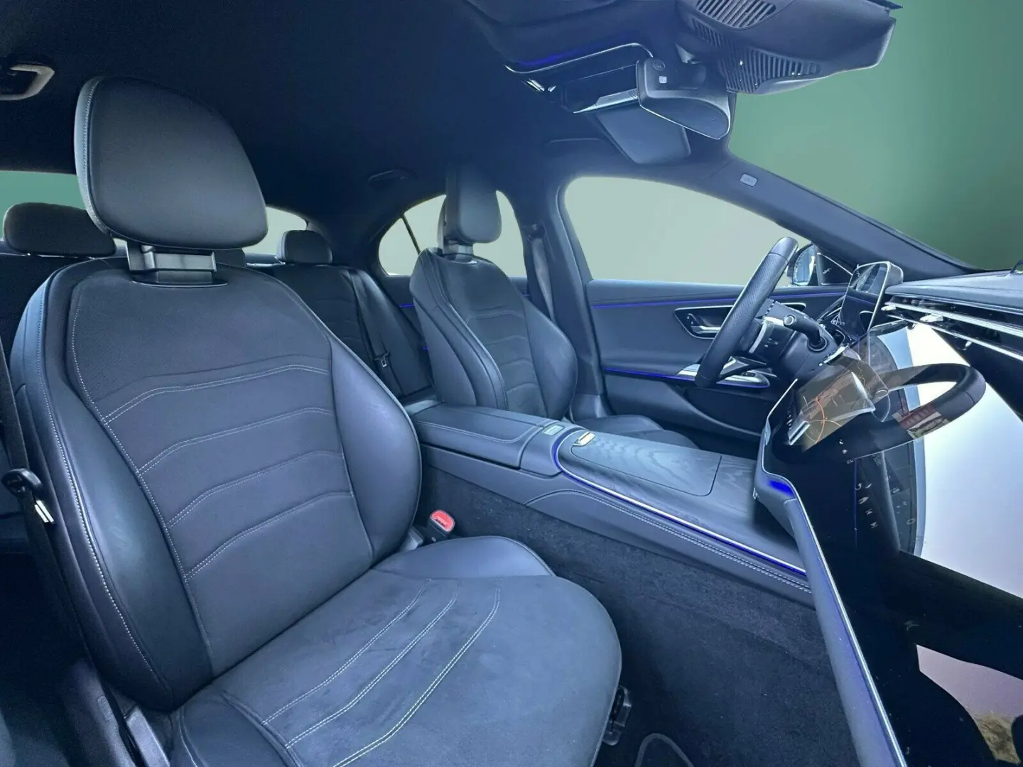 E 220 d AMG NIGHT SUPERSCREEN DISTRO BURME 360