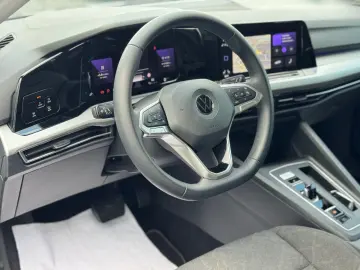 Golf VIII Lim. Life eTSI LED Ambilight ACC Spur