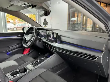 Golf Active 1.5 eTSI  DSG NAVI KLIMA PDC SHZ ACC