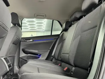 Golf Active 1.5 eTSI  DSG NAVI KLIMA PDC SHZ ACC