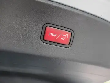 Mercedes-Benz GLC 200 COUPÈ-AMG-DISTRONIC