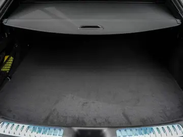 Mercedes-Benz GLC 200 COUPÈ-AMG-DISTRONIC