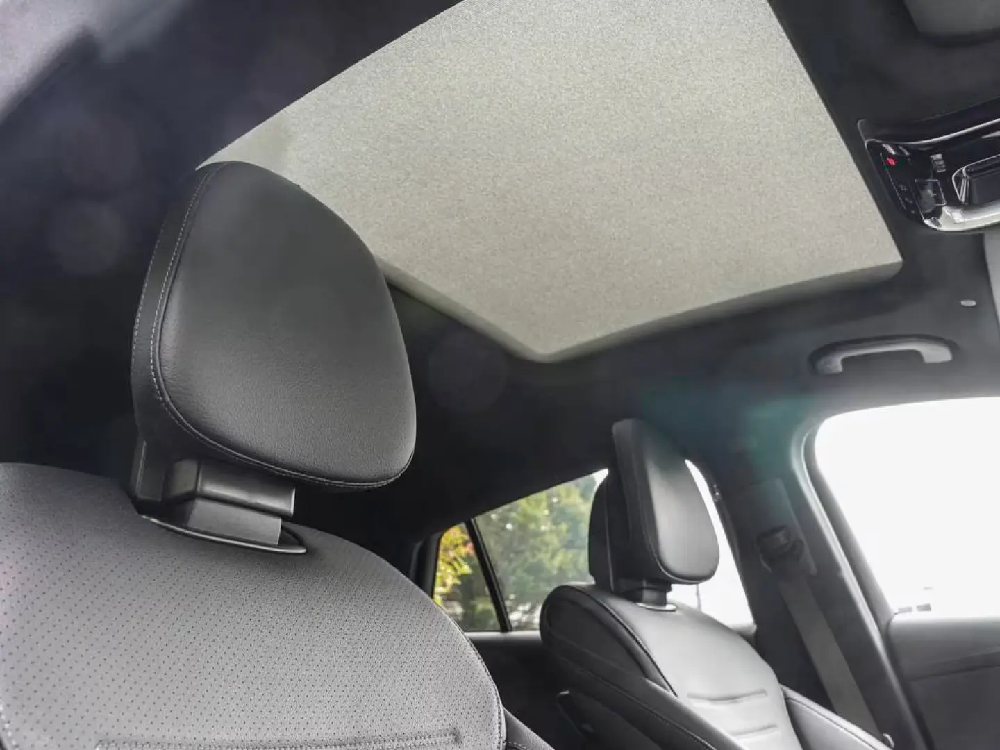 Mercedes-Benz GLC 200 COUPÈ-AMG-DISTRONIC