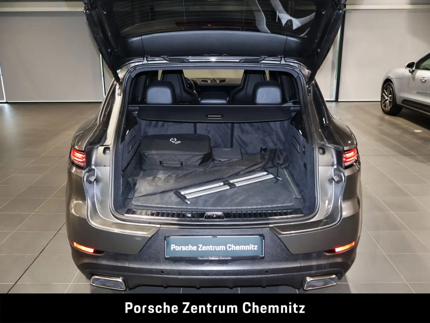 Cayenne E-Hybrid Luft;Sitzbelüft.;BOSE;18-Wege