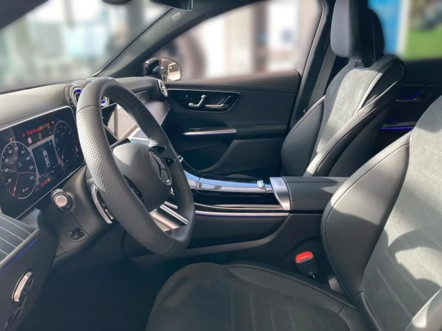 Mercedes-Benz GLC 200 EDIȚIA 4M AMG-Line Night AHK