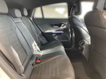 Mercedes-Benz GLC 200 EDIȚIA 4M AMG-Line Night AHK