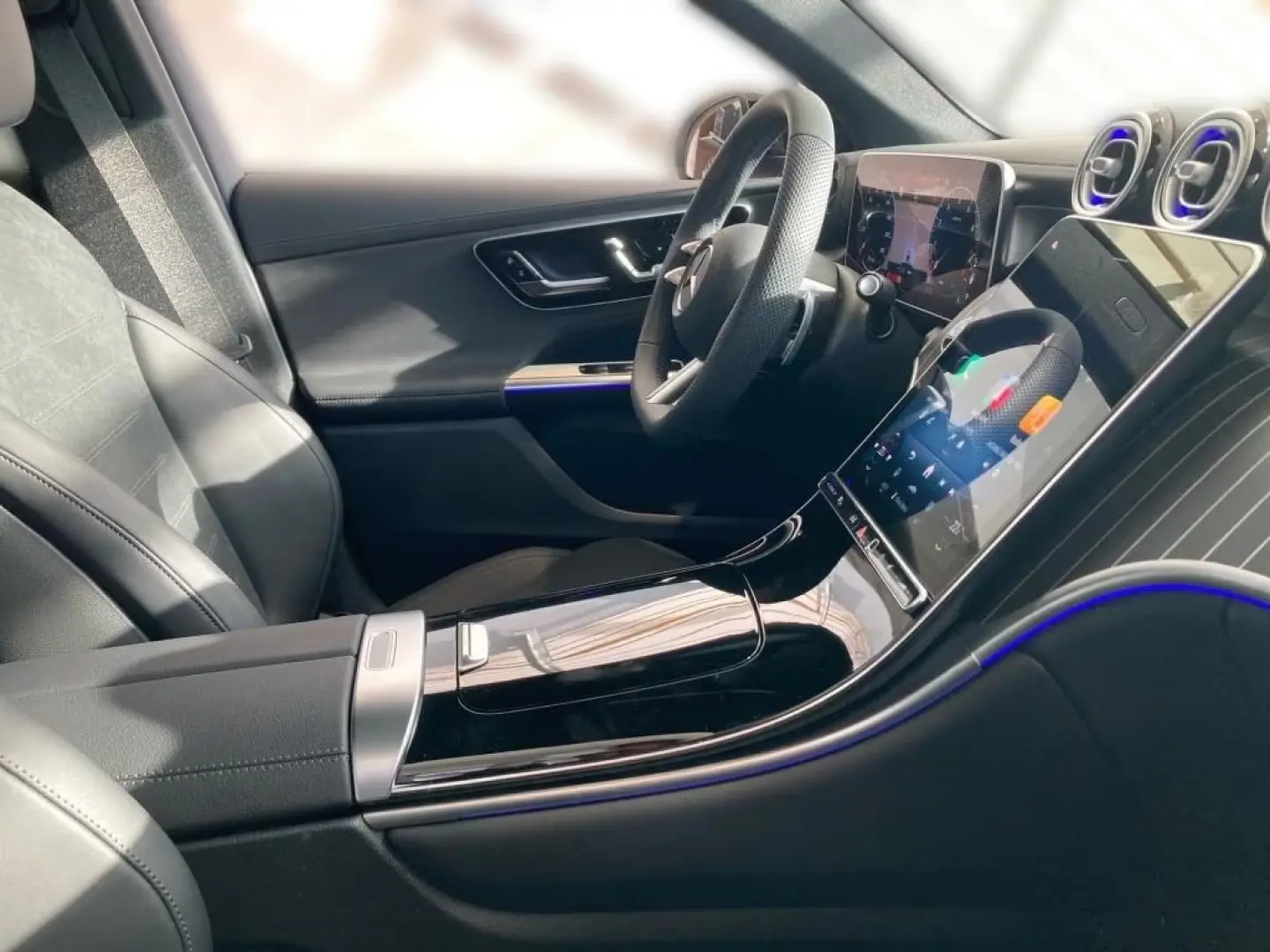 Mercedes-Benz GLC 200 EDIȚIA 4M AMG-Line Night AHK