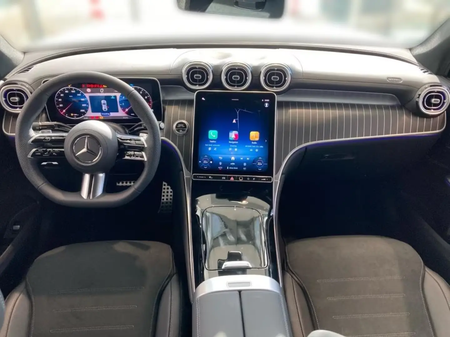 Mercedes-Benz GLC 200 EDIȚIA 4M AMG-Line Night AHK