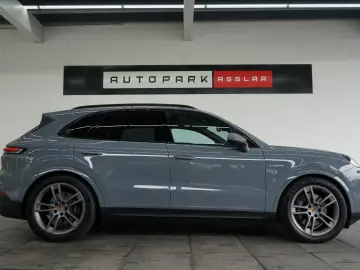 Cayenne E-Hybrid PANO P-Display HUD AHK 18W ACC