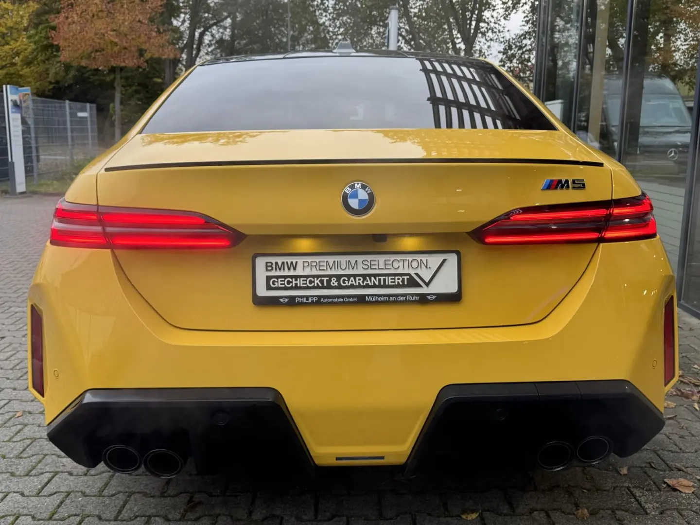 M5 Limousine Individ. PANO B&W CarbonKeram 0 5%